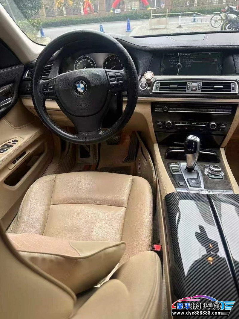 13年宝马7系轿车抵押车出售