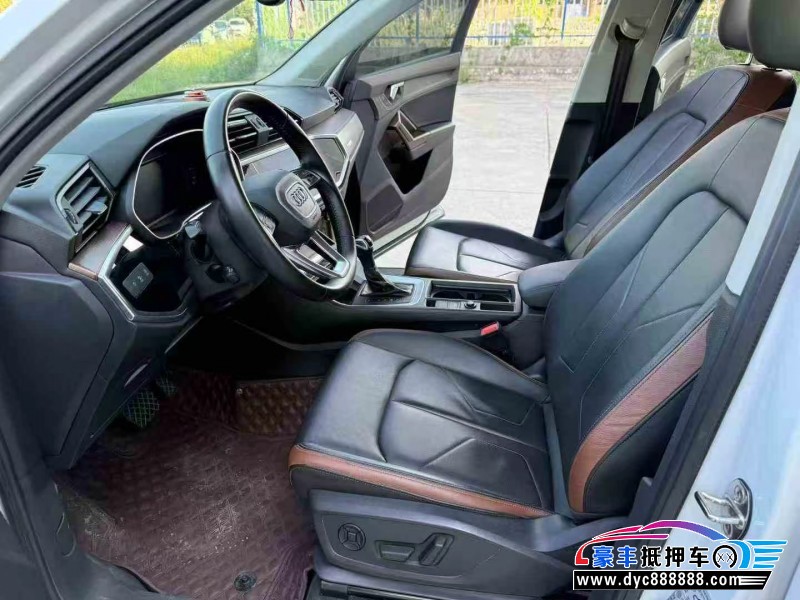 21年奥迪Q3轿车抵押车出售