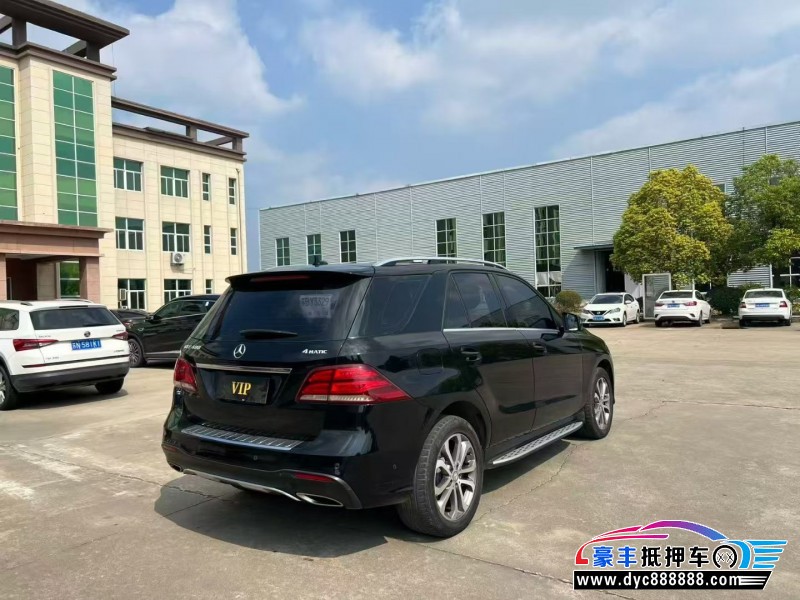 16年奔驰GLE轿车抵押车出售