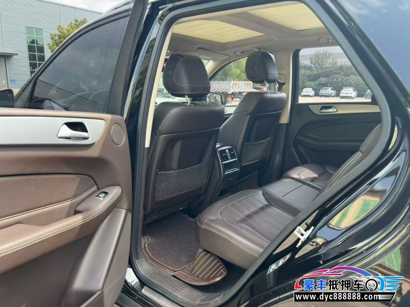 16年奔驰GLE轿车抵押车出售