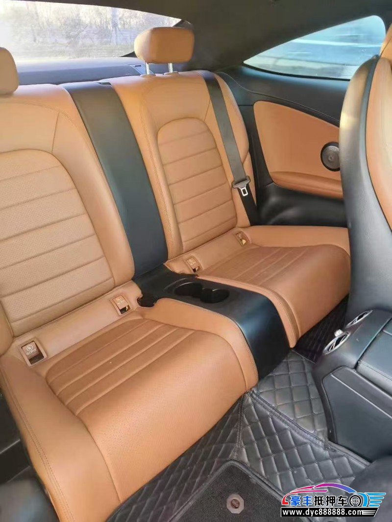 19年奔驰C轿车抵押车出售