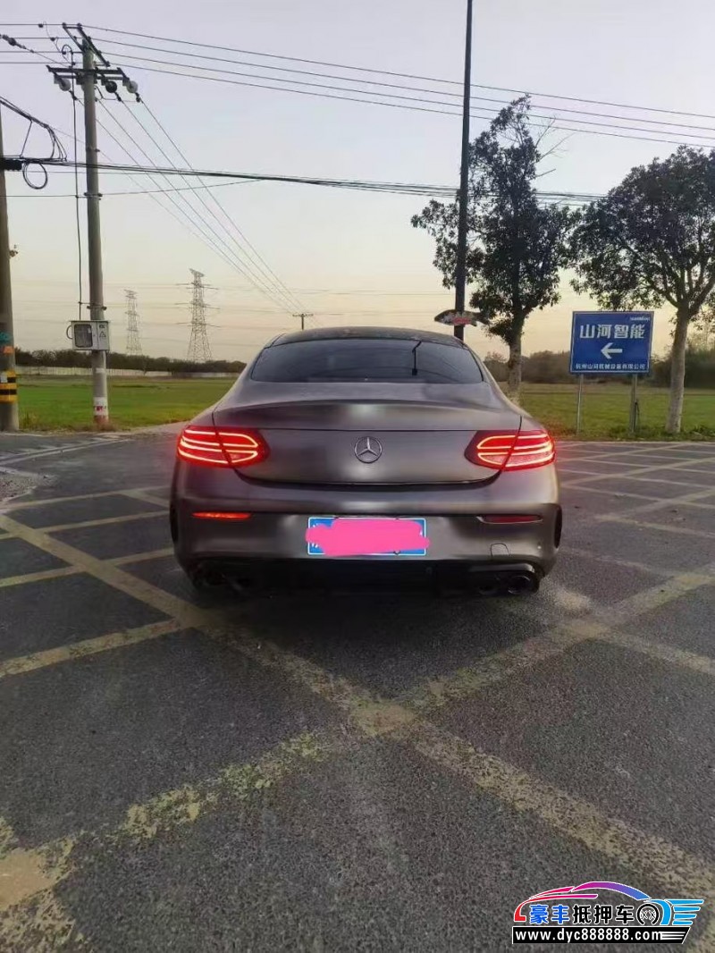 19年奔驰C轿车抵押车出售