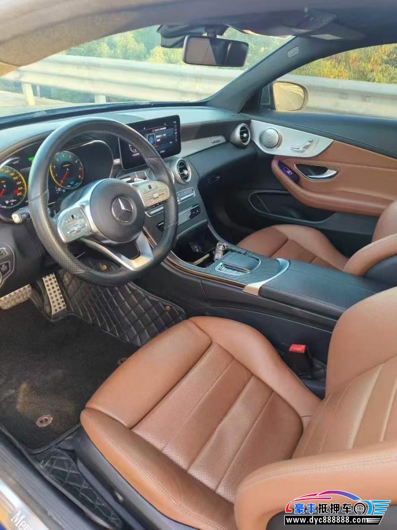 19年奔驰C轿车抵押车出售