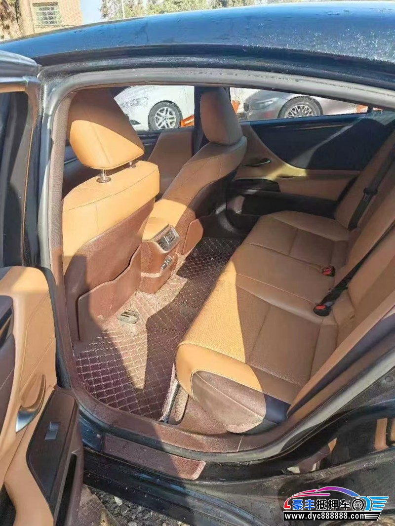 20年雷克萨斯ES轿车抵押车出售