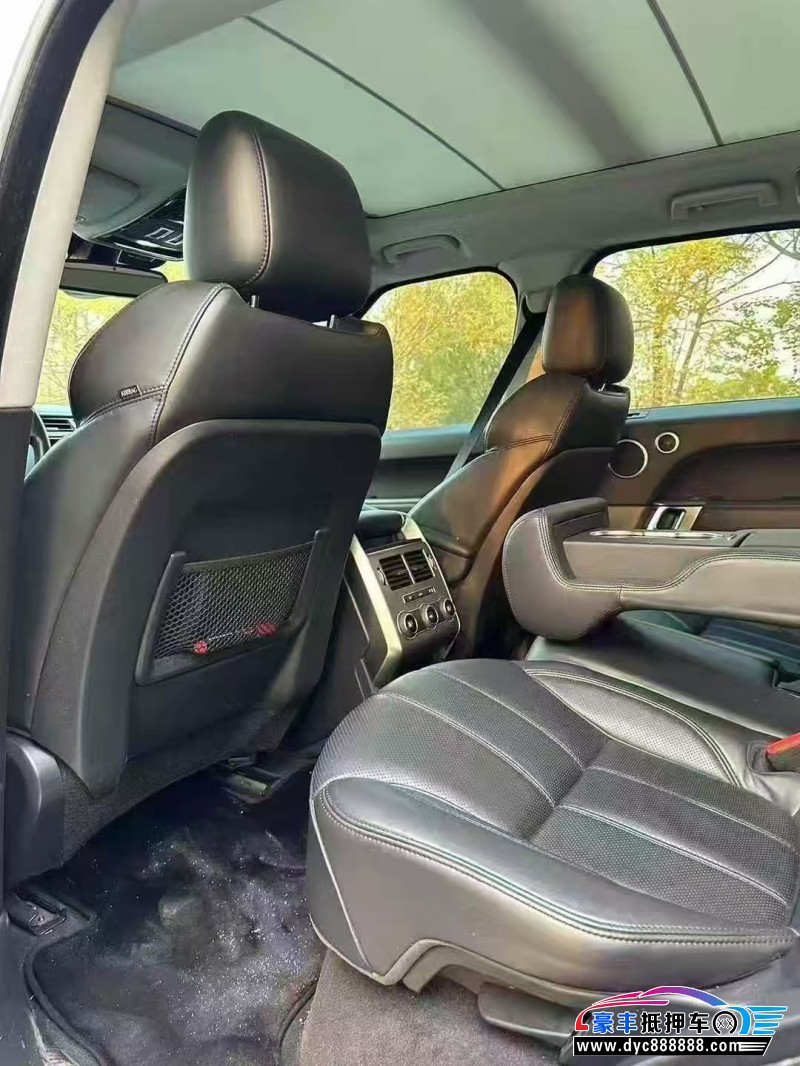 17年路虎揽胜运动版轿车抵押车出售