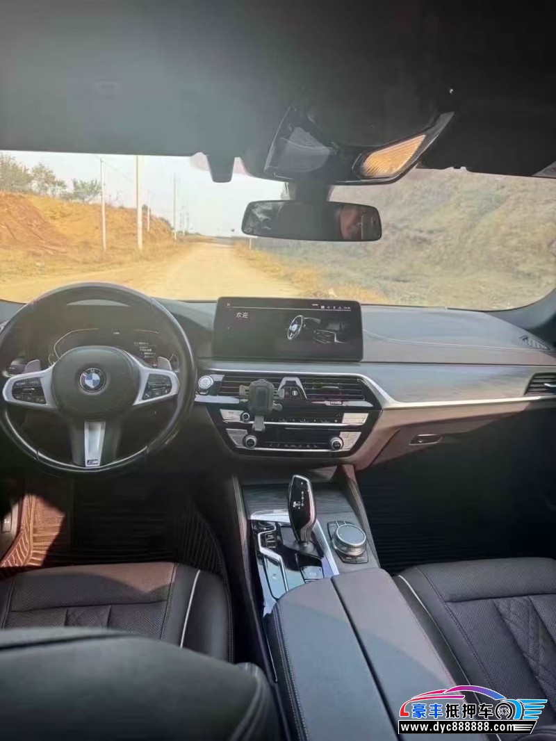 21年宝马5系轿车抵押车出售