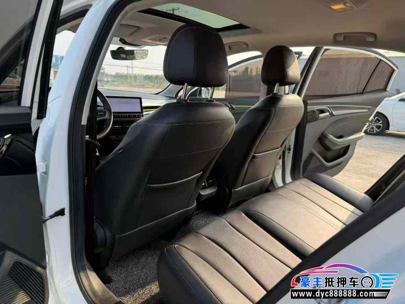 22年荣威i5轿车抵押车出售