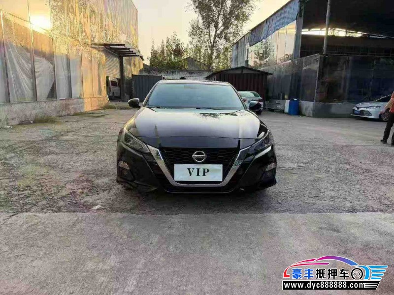 22年日产天籁轿车抵押车出售