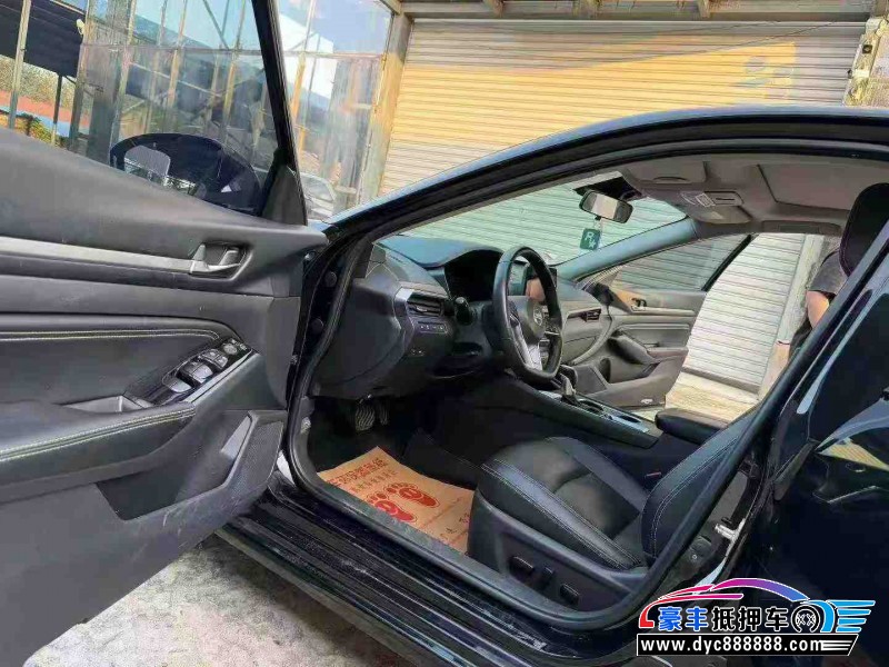 22年日产天籁轿车抵押车出售