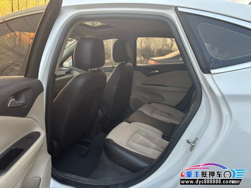 16年别克君威轿车抵押车出售