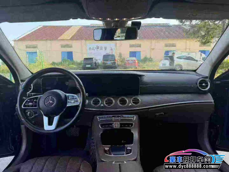 20年奔驰E轿车抵押车出售