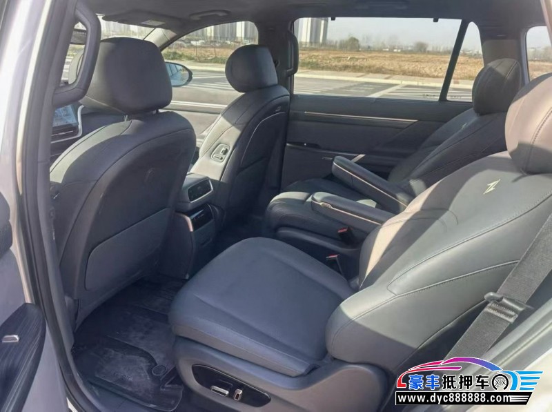 25年东风奕派008轿车抵押车出售