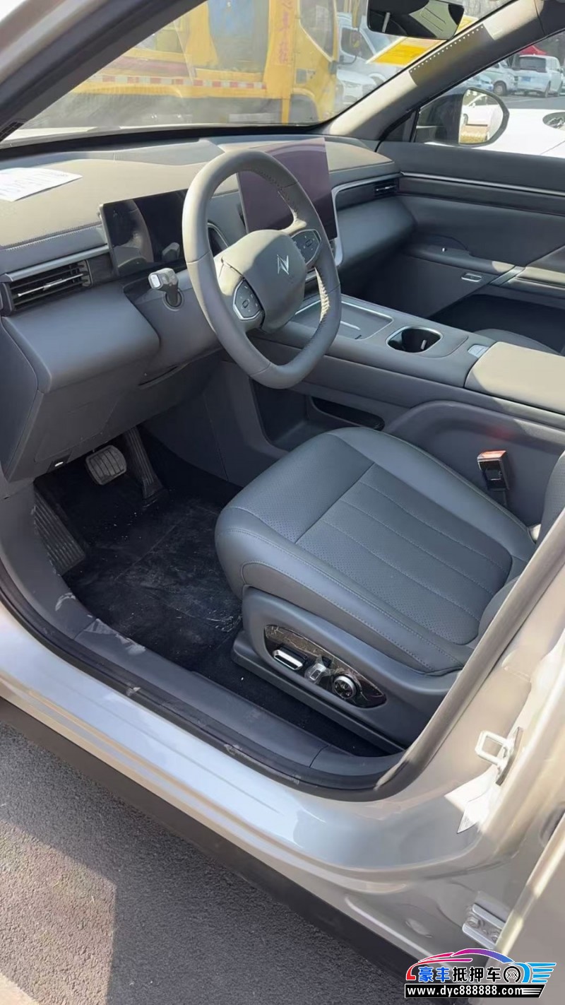 25年东风奕派008轿车抵押车出售