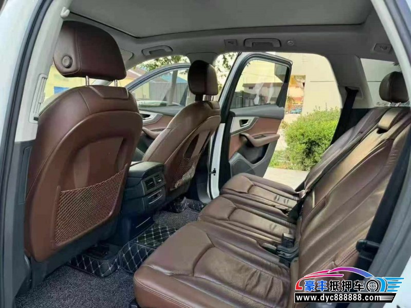 18年奥迪Q7轿车抵押车出售