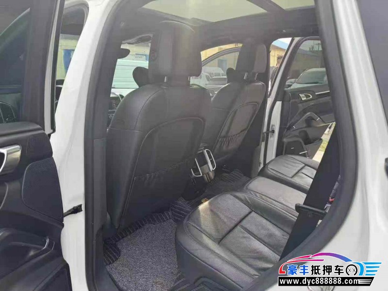 14年保时捷卡宴轿车抵押车出售