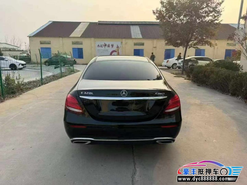 18年奔驰E轿车抵押车出售