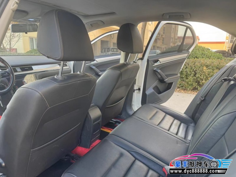 17年大众宝来轿车抵押车出售