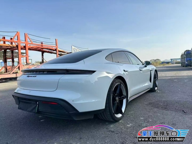 21年保时捷TaYcan轿车抵押车出售