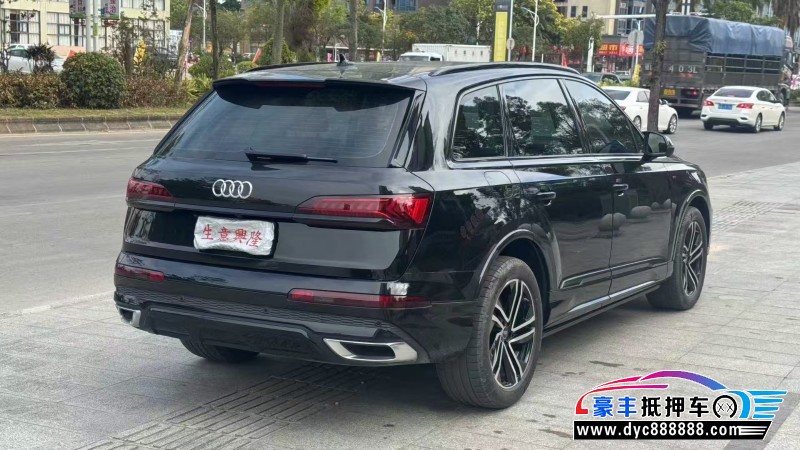 24年奥迪Q7轿车抵押车出售