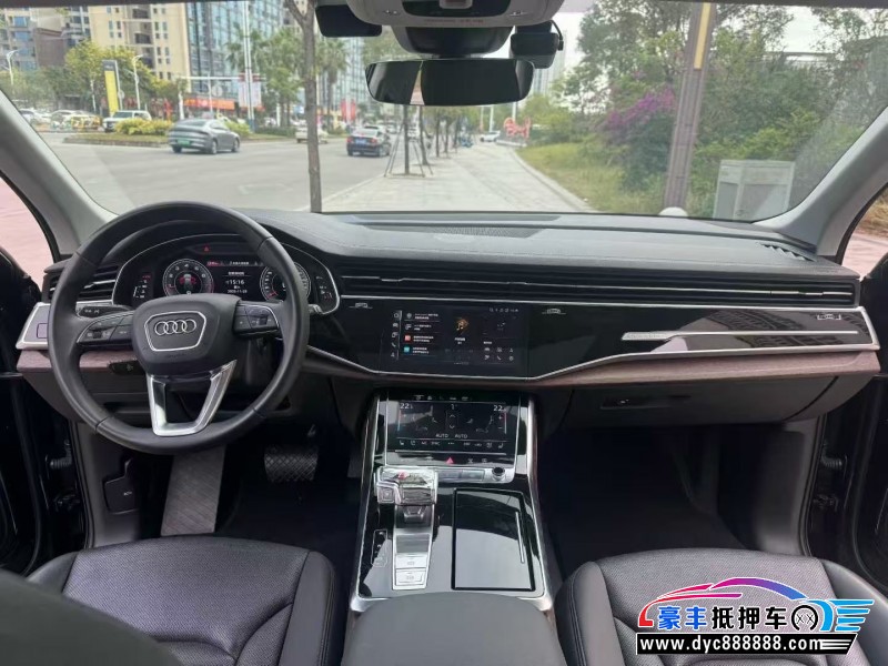 24年奥迪Q7轿车抵押车出售