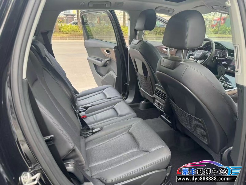 24年奥迪Q7轿车抵押车出售