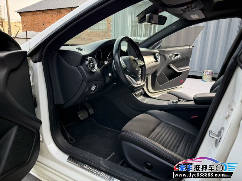 17年奔驰CLA轿车抵押车出售