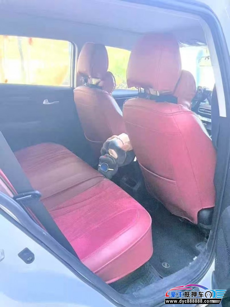 21年起亚智跑轿车抵押车出售