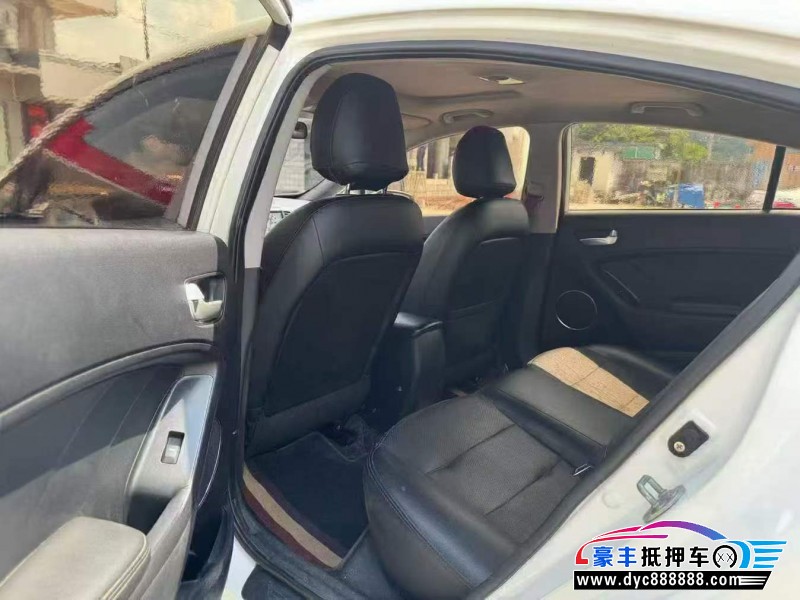 16年起亚K3轿车抵押车出售