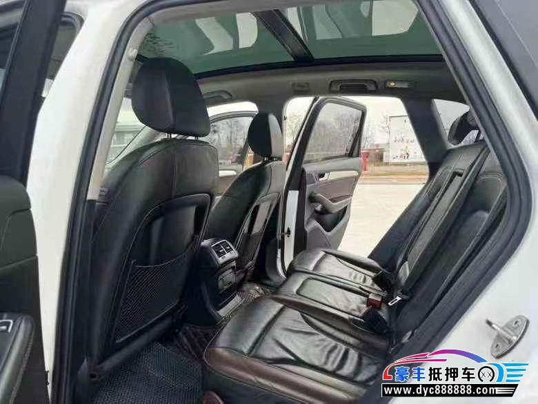 17年奥迪Q5轿车抵押车出售