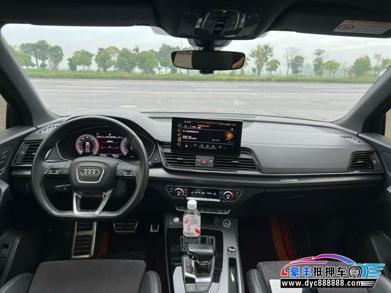 23年奥迪Q5轿车抵押车出售