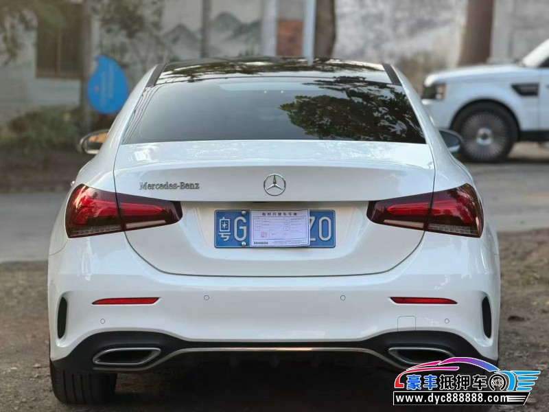 21年奔驰A轿车抵押车出售