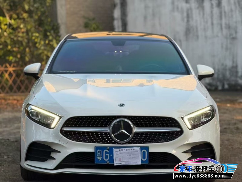 21年奔驰A轿车抵押车出售