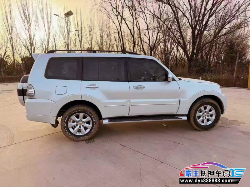 20年三菱帕杰罗轿车抵押车出售