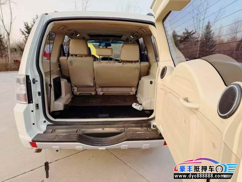 20年三菱帕杰罗轿车抵押车出售