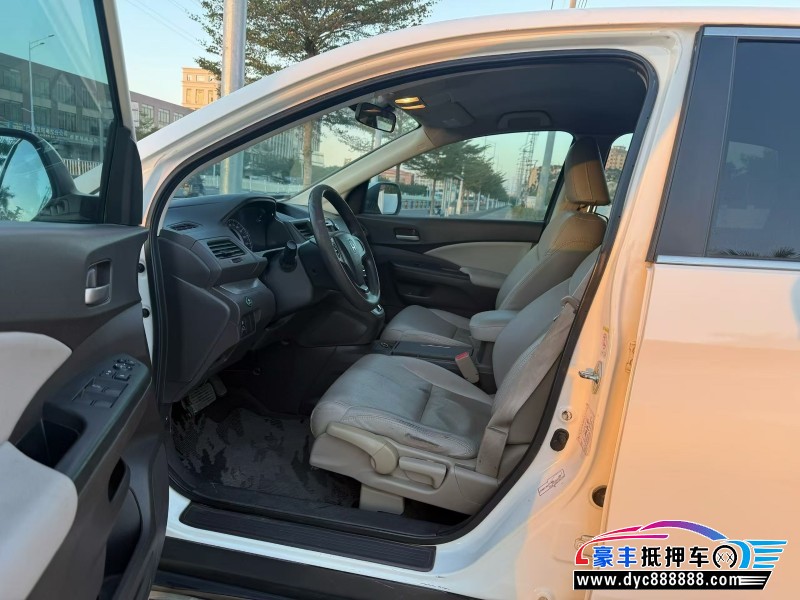 13年本田CR-V轿车抵押车出售