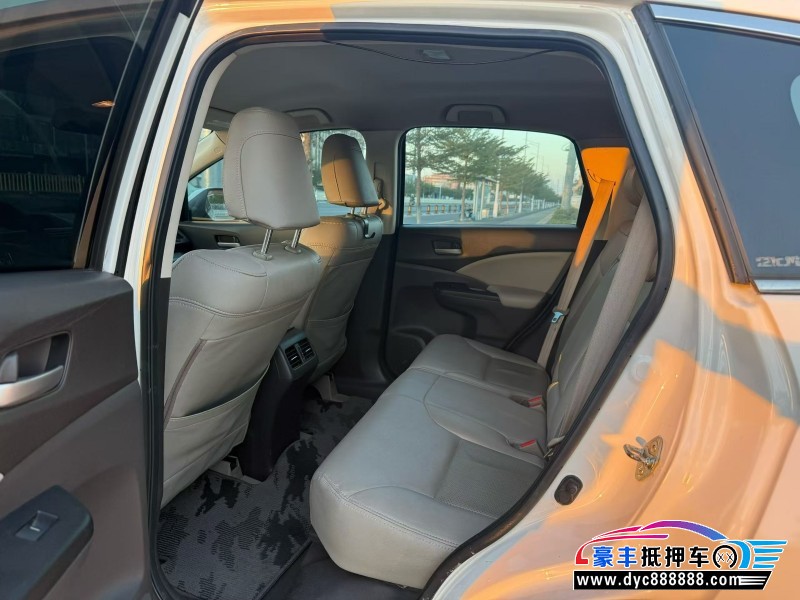 13年本田CR-V轿车抵押车出售