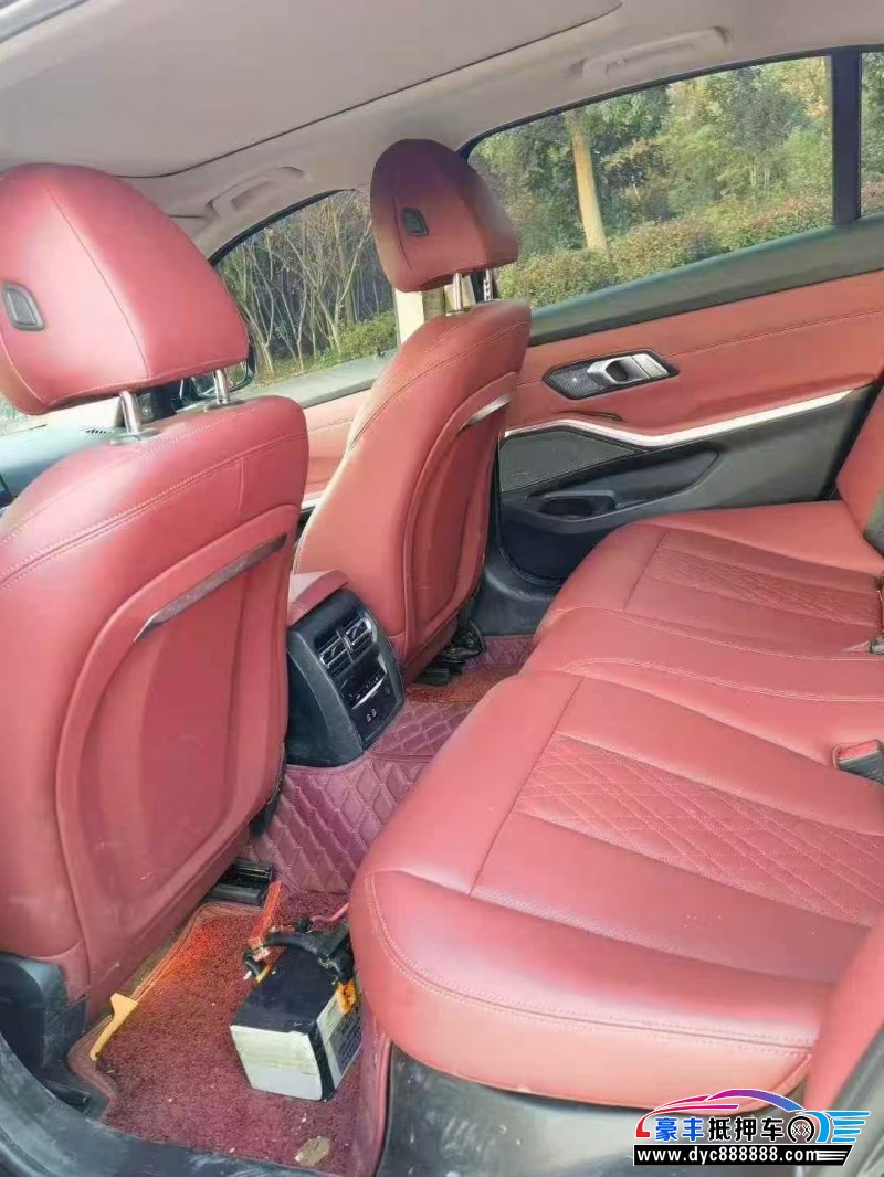 24年宝马3系轿车抵押车出售