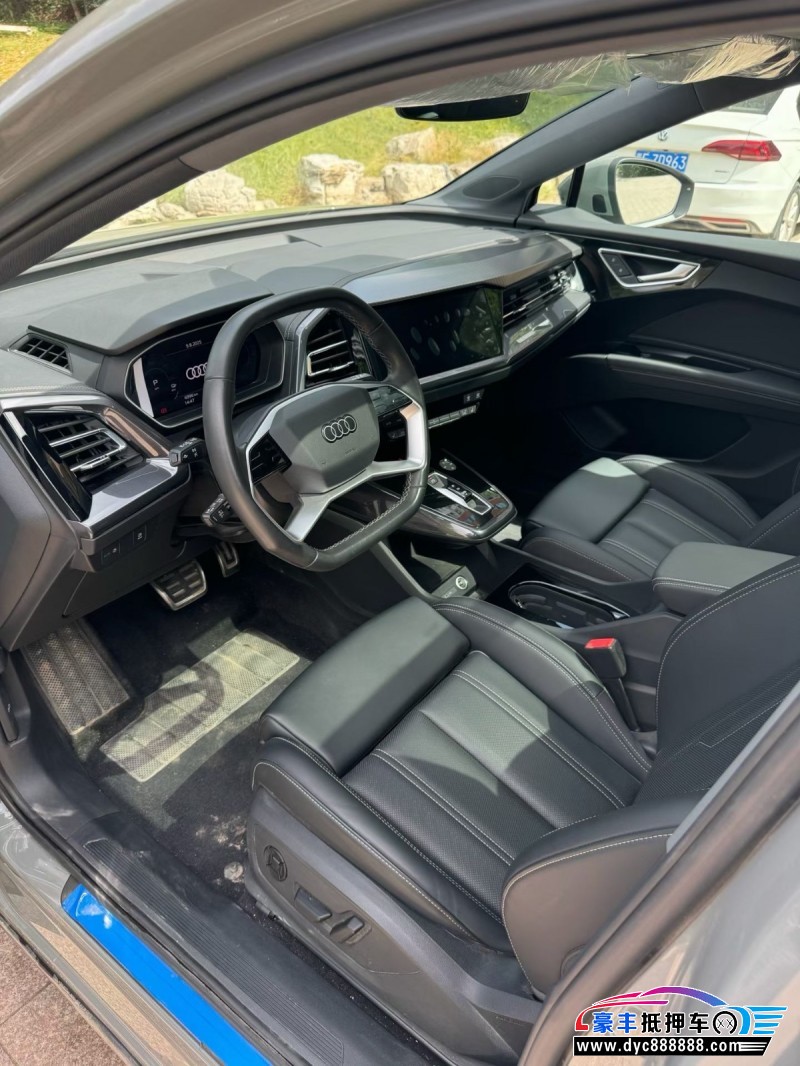 24年奥迪Q4轿车抵押车出售