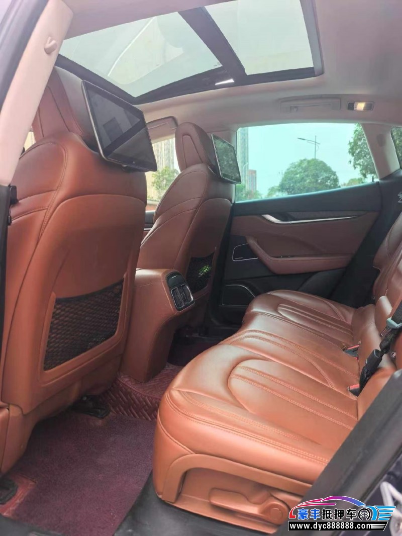 17年玛莎拉蒂莱万特轿车抵押车出售