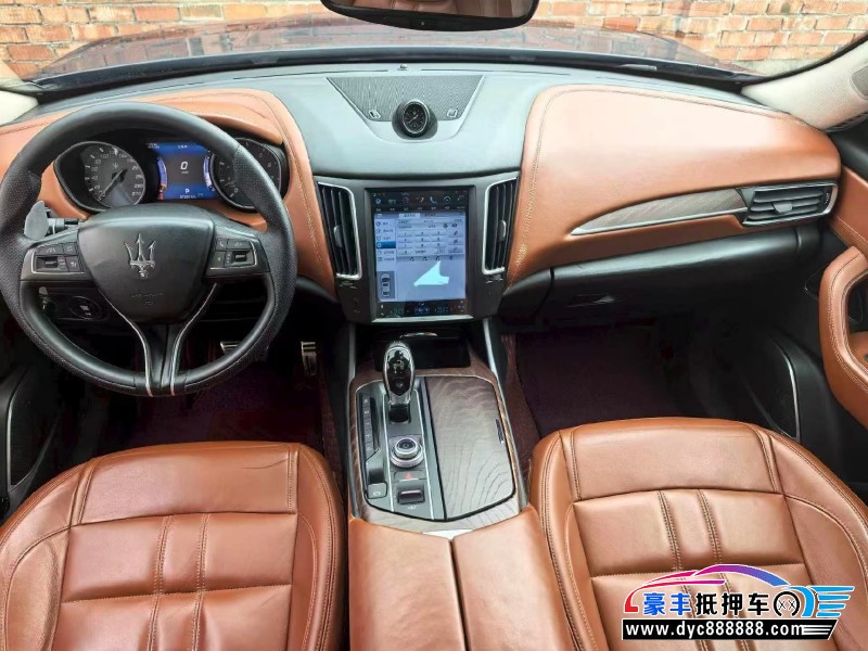 17年玛莎拉蒂莱万特轿车抵押车出售