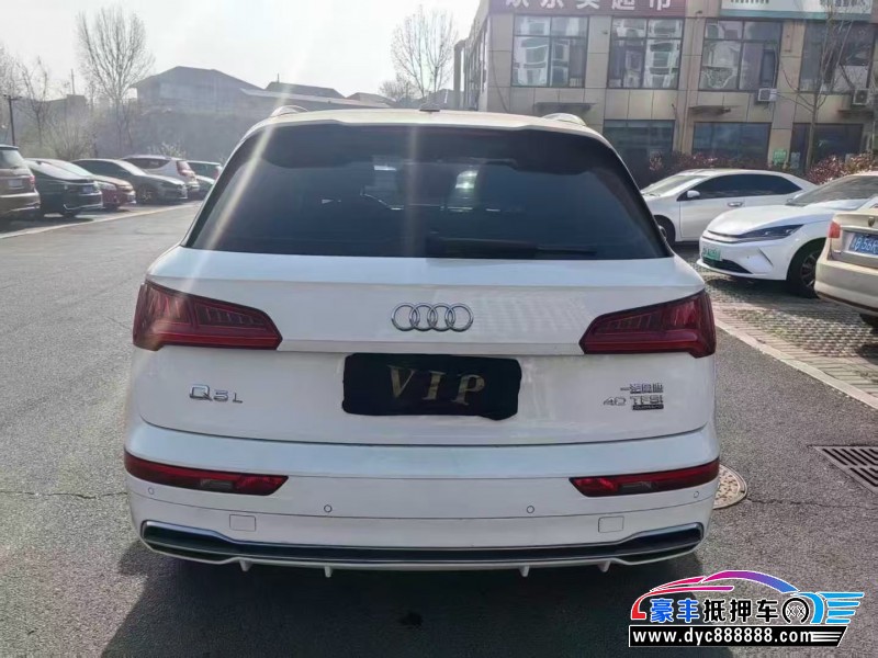 19年奥迪Q5轿车抵押车出售