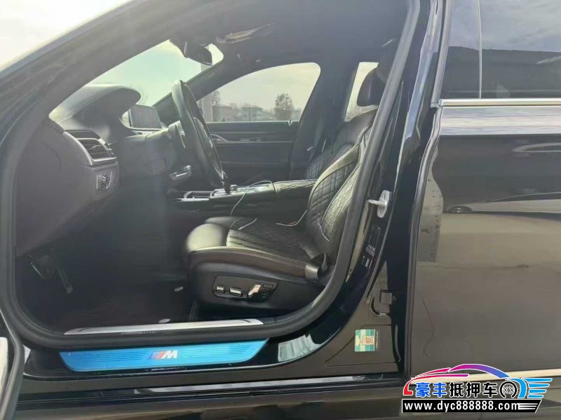 21年宝马7系轿车抵押车出售