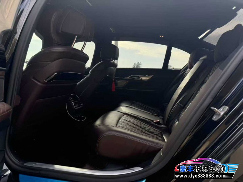 21年宝马7系轿车抵押车出售