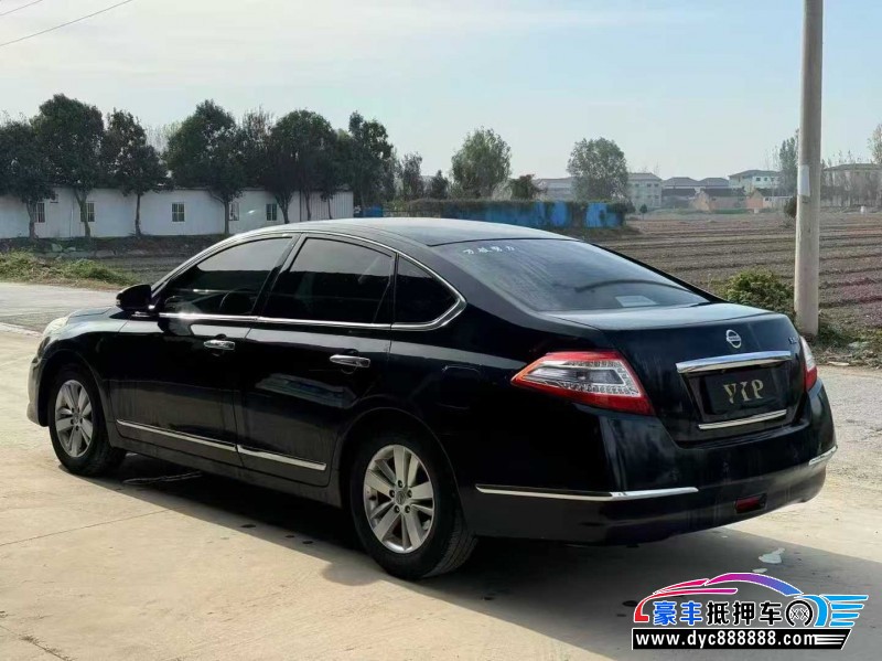 12年日产天籁轿车抵押车出售