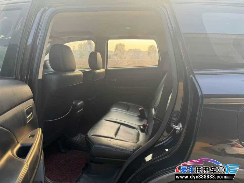 18年三菱欧蓝德轿车抵押车出售