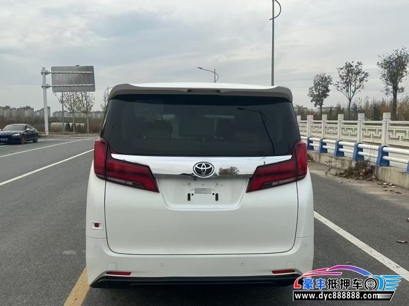 18年丰田埃尔法轿车抵押车出售