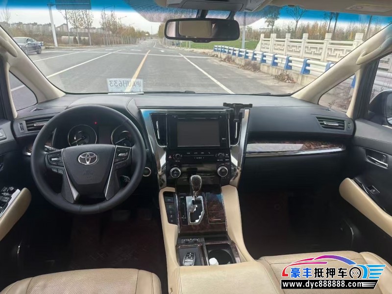 18年丰田埃尔法轿车抵押车出售