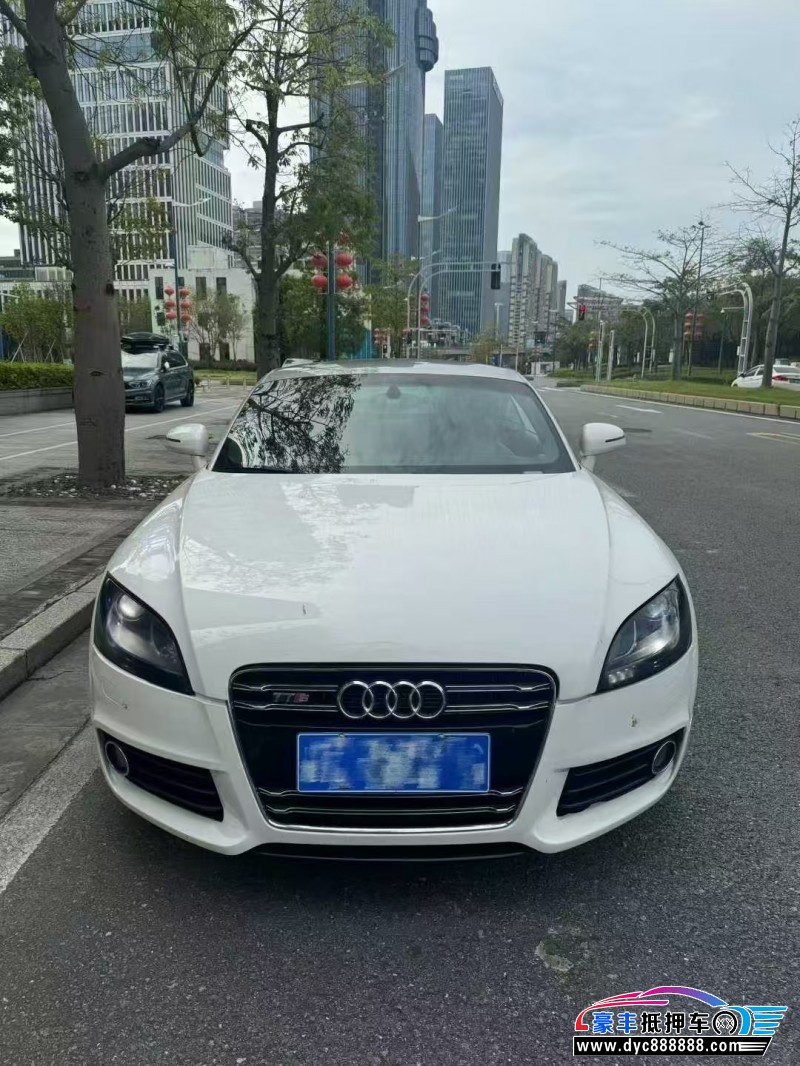 抵押车出售12年奥迪TT轿车