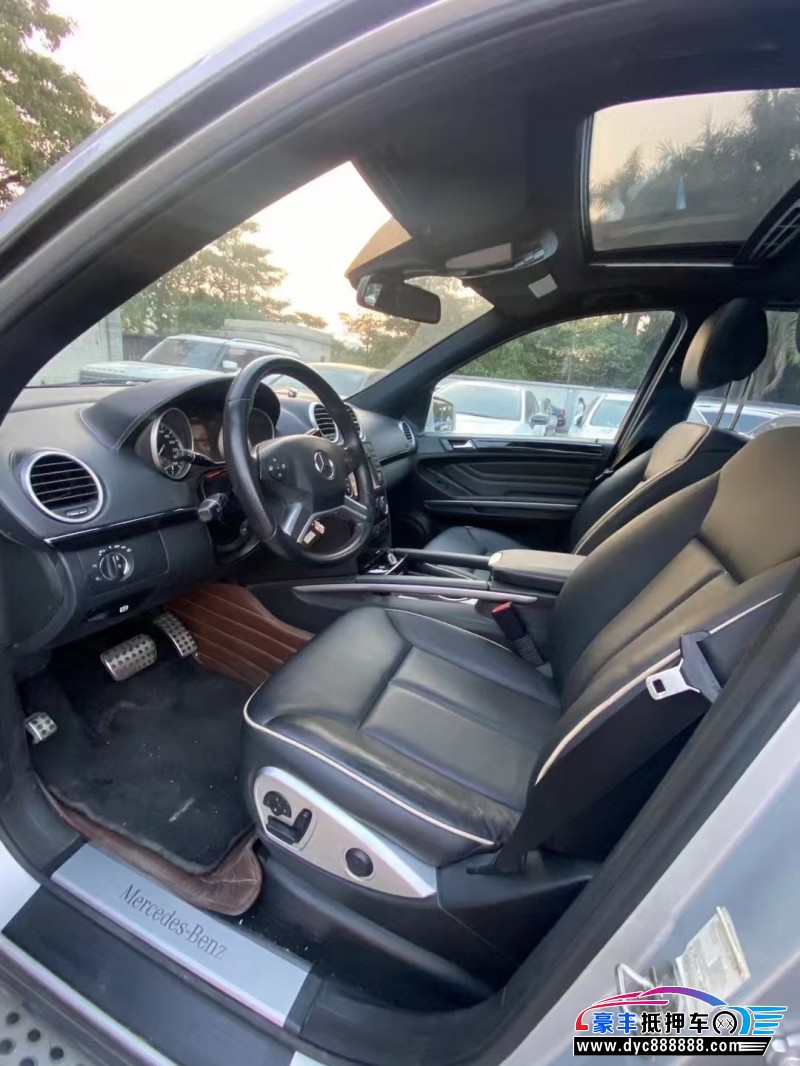 12年奔驰ML轿车抵押车出售