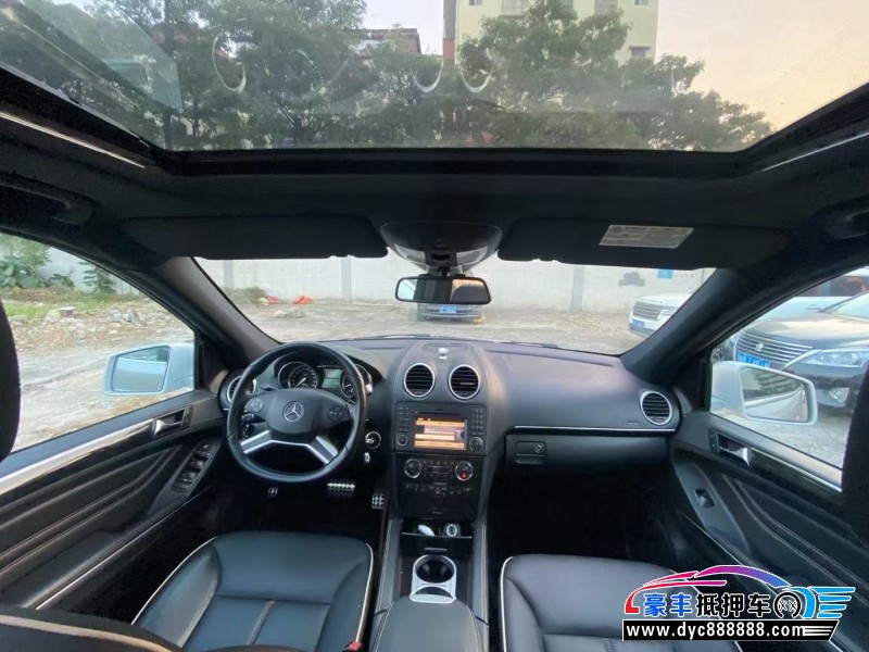 12年奔驰ML轿车抵押车出售